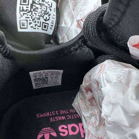 Adidas NMD R1 V2 Core Black/Pulse Blue/Pulse Magenta Men’s Size 8 - Picture 3 of 9